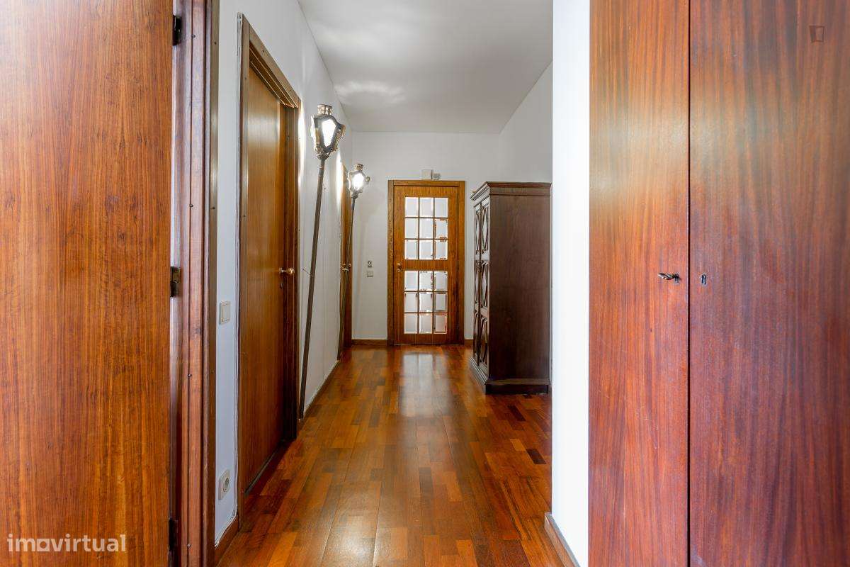 Quarto - localizado em Ramalde Porto - Grande imagem: 3/8