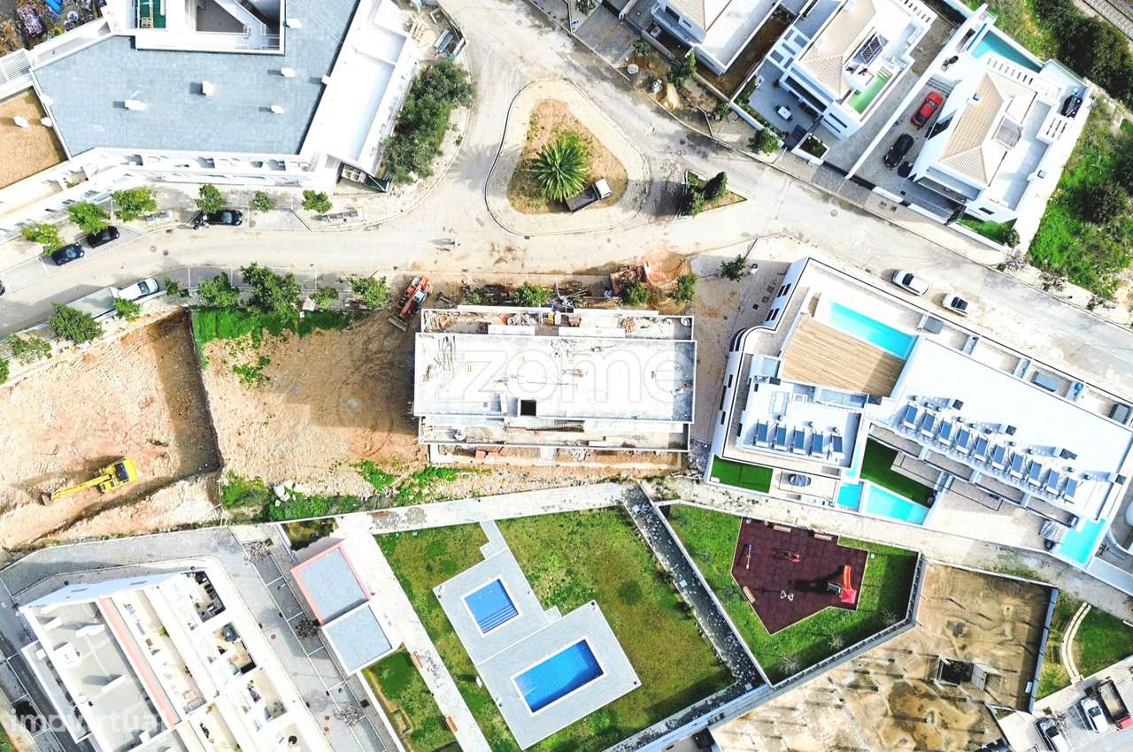 Apartamento T2 Em Tavira Com Piscina E Estacionamento Privativo