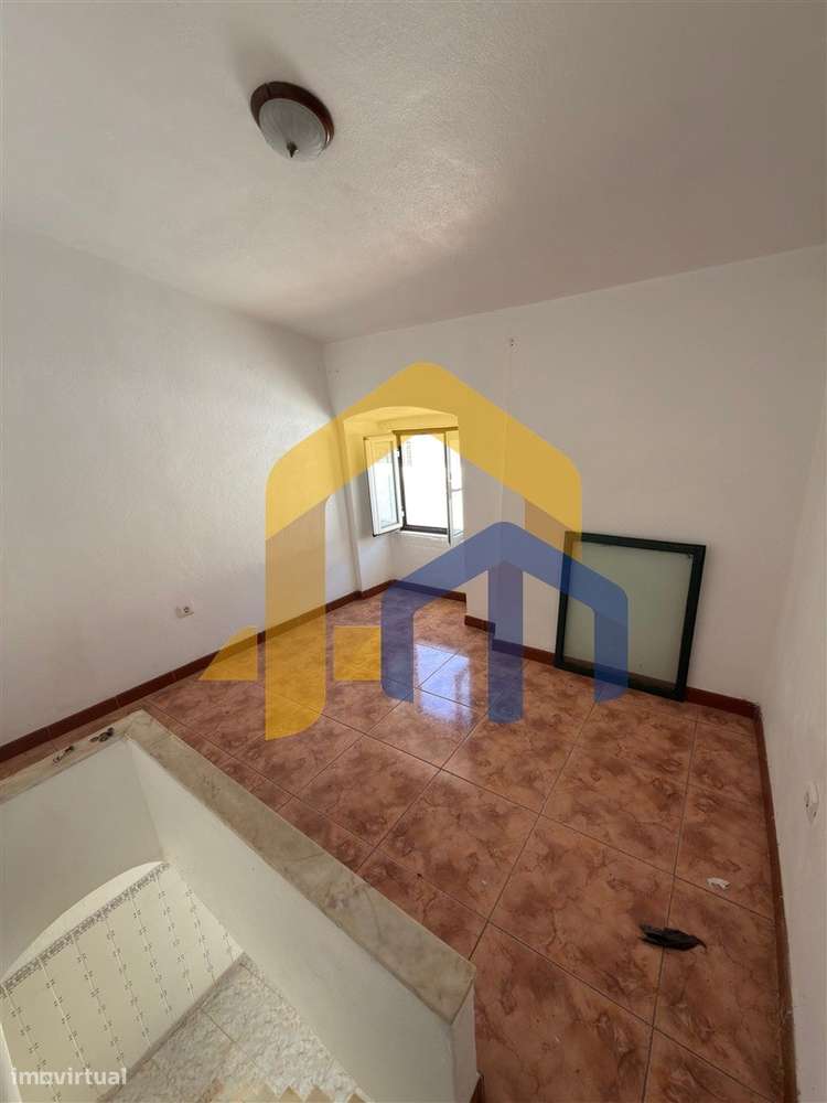 Moradia T1 com Jardim | Dentro da Muralha de Estremoz-11