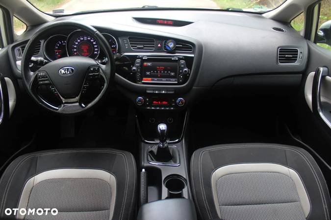 Kia Ceed - 15