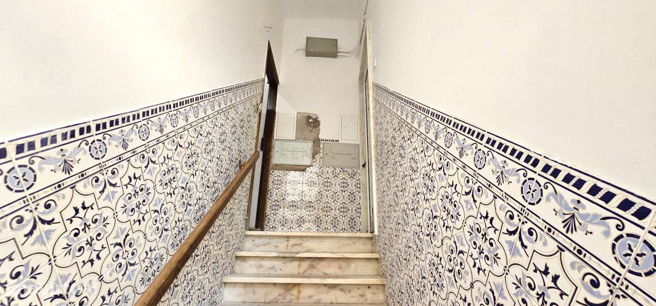 Moradia T2 + 1 no coração do bairro da Ajuda - Grande imagem: 3/36