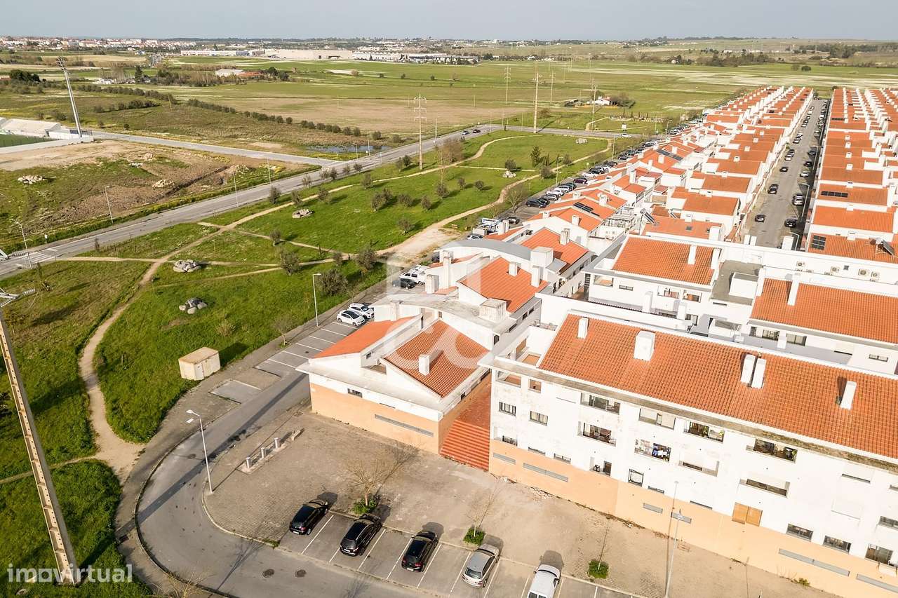 Apartamento T2 de Rés do Chão c/ Varanda e Lugar de Garagem | Villas d-30