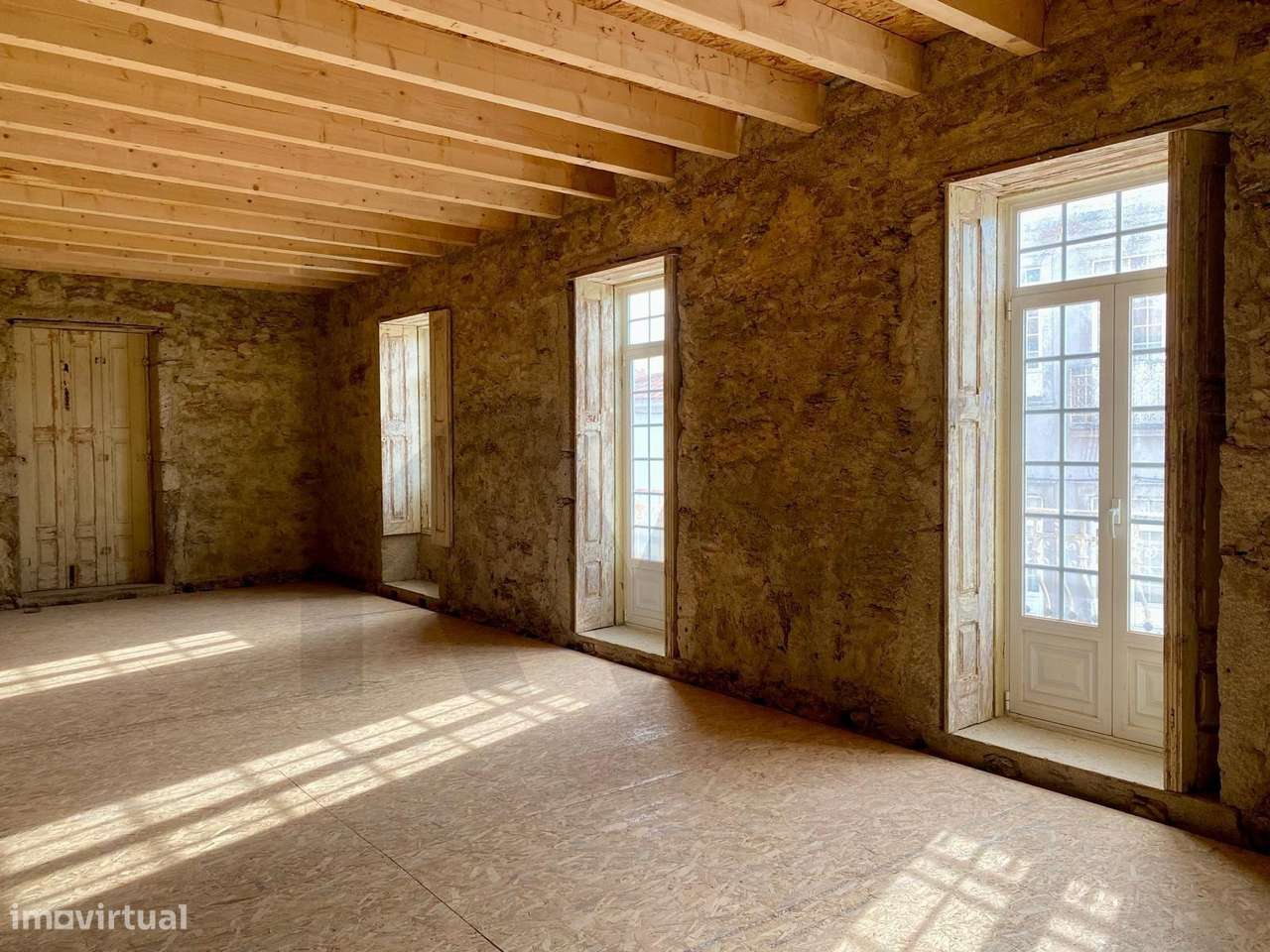 Palacete | Várias frações | Vila de Cucujães – Oliveira de Azeméis! - Grande imagem: 4/38