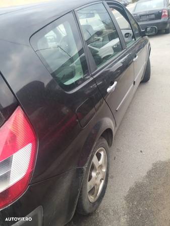 Dezmembram Renault Megane Scenic din 2005, 1.9 Diesel, Cod motor: F9Q E8 04, Negru - 4