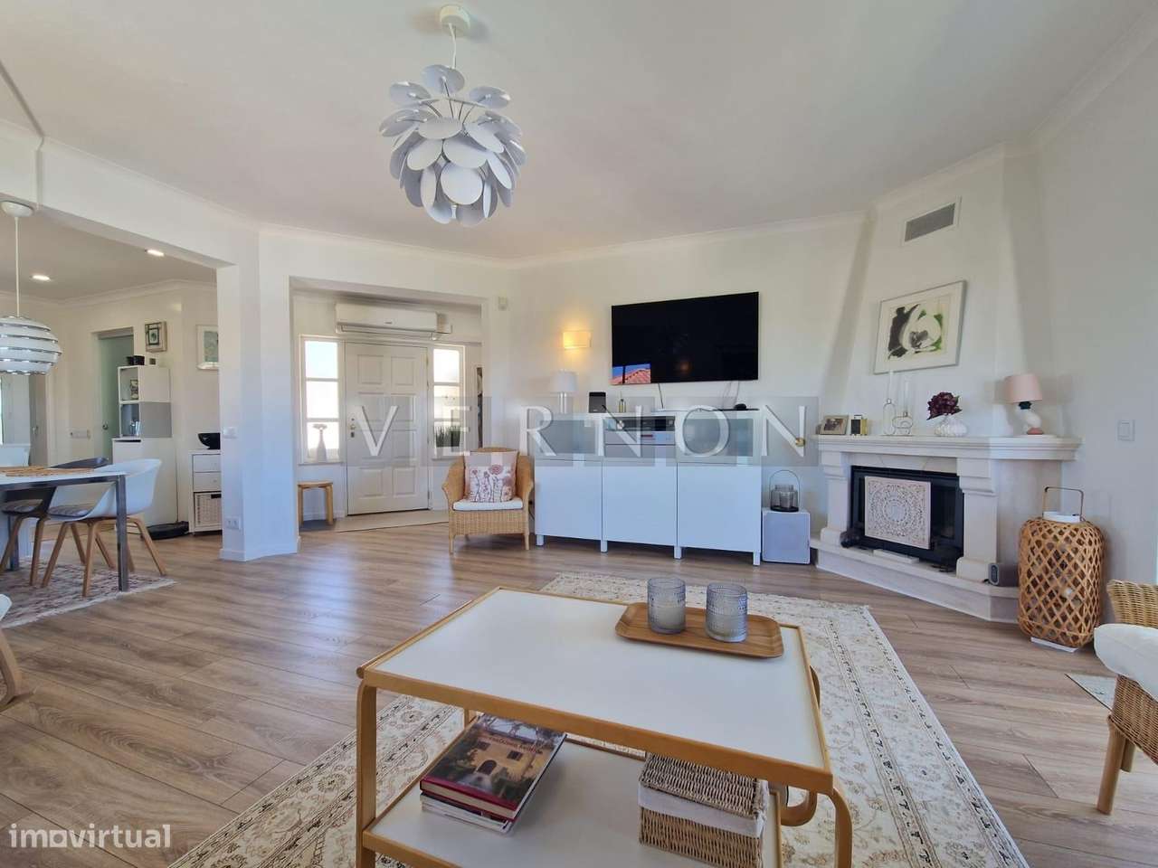 Apartamento de 2 quartos para venda no resort Gramacho Golf apenas a 1-14