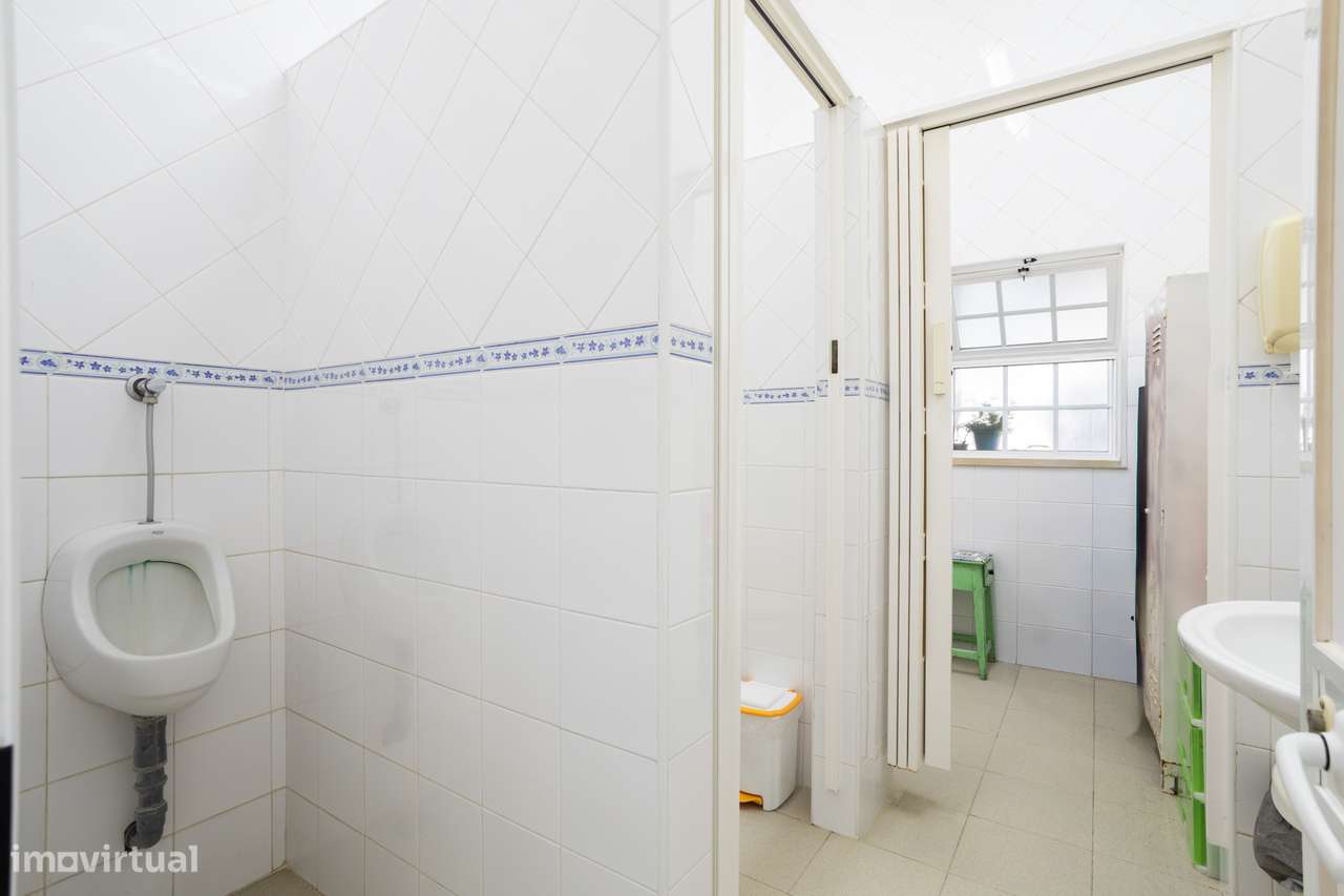 Espaço Comercial/Industrial com 715 m² no Biscainho, Santarém-13