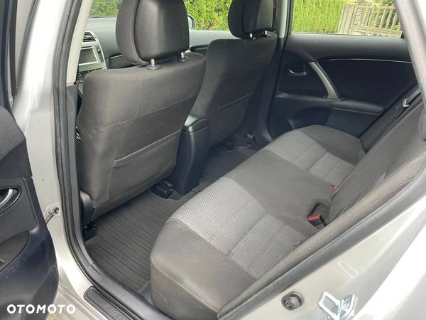 Toyota Avensis Combi 2.0 D-4D Comfort - 9