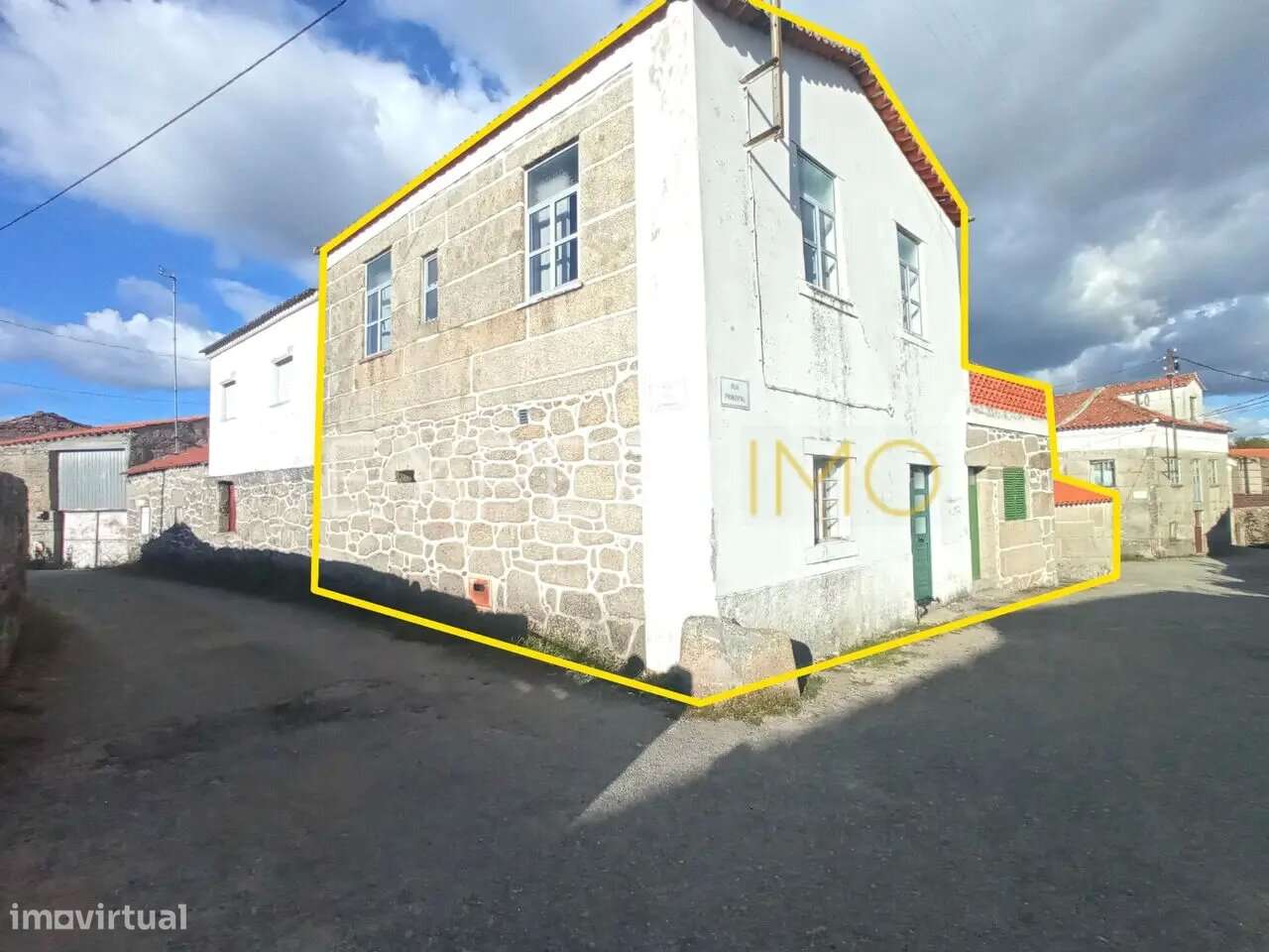 MORADIA DE ALDEIA, com anexos e quintal próximo - Pinhel - Grande imagem: 3/25