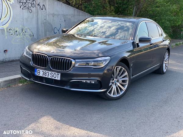 BMW Seria 7 740Le iPerformance - 9