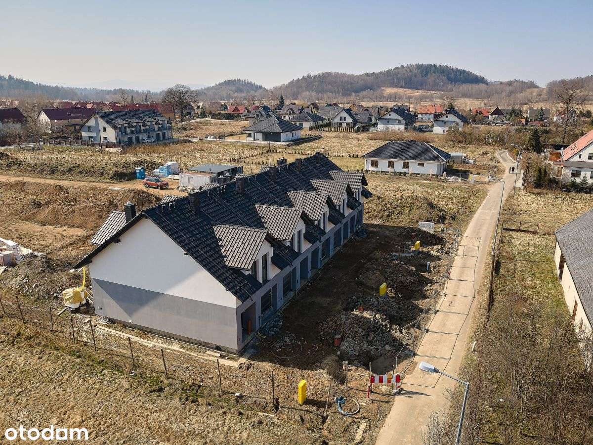 Oaza spokoju w sercu gór - Urok Jeleniej Góry!-10