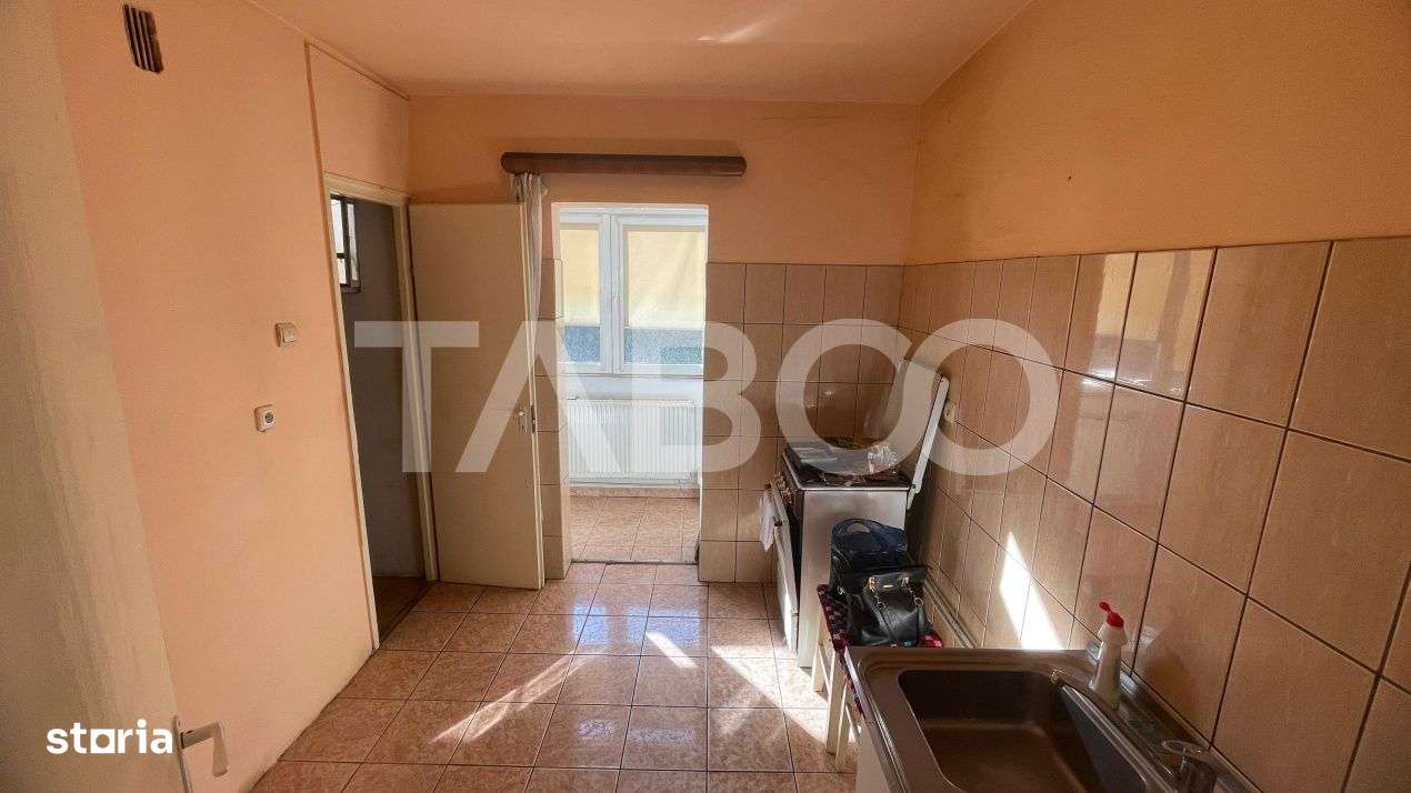 Apartament de vanzare 2 camere cu vedere la munte etaj 4 Vasile Aaron - Imagine principală: 4/7