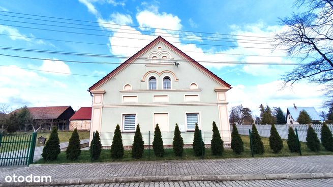 Na sprzedaż piękny dom z dużą działką!-0