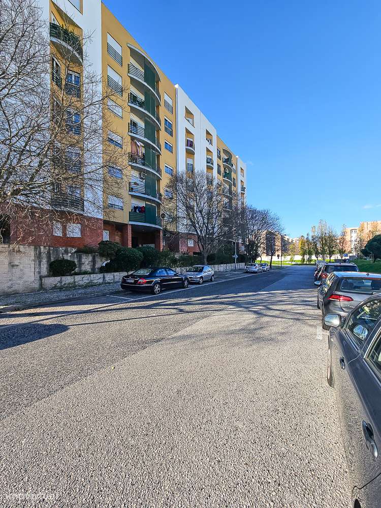 Apartamento Familiar Remodelado: Conforto e Comodidade na Sua Nova Cas-40