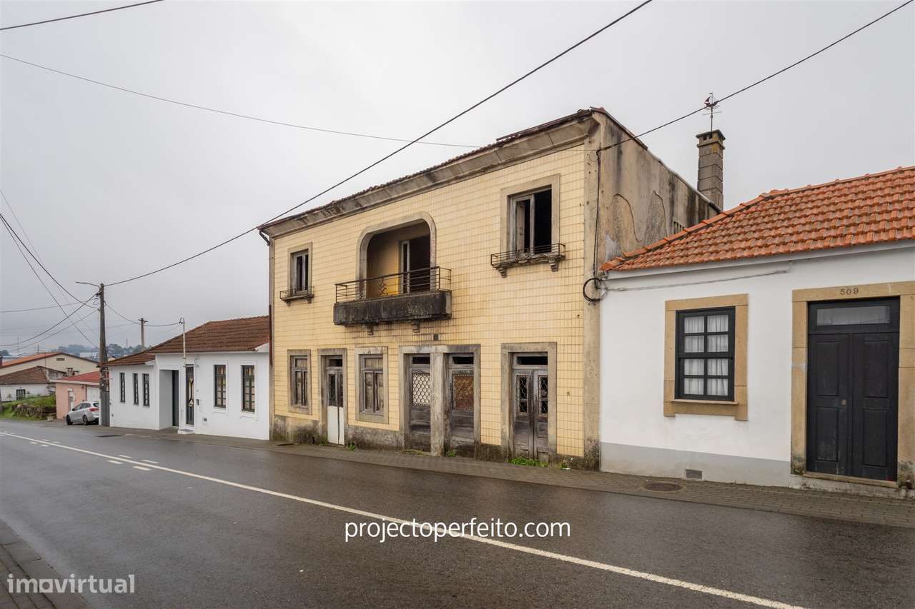 Moradia para Restaurar T8 Venda em Paços de Brandão,Santa Maria da Fei - Grande imagem: 5/14