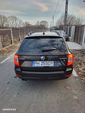 Skoda Superb 2.0 TDI DSG Elegance - 2