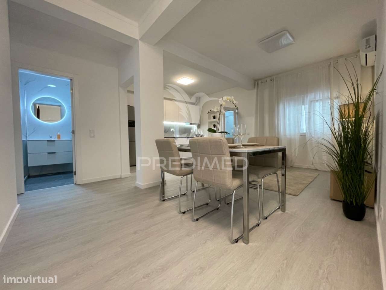 Apartamento T2 com duas casas de banho - Grande imagem: 3/13