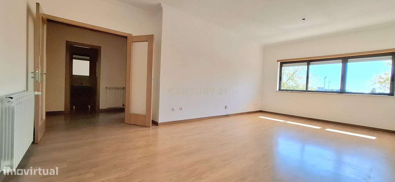 Apartamento T2 com garagem e arrecadação - Montijo - Grande imagem: 1/22