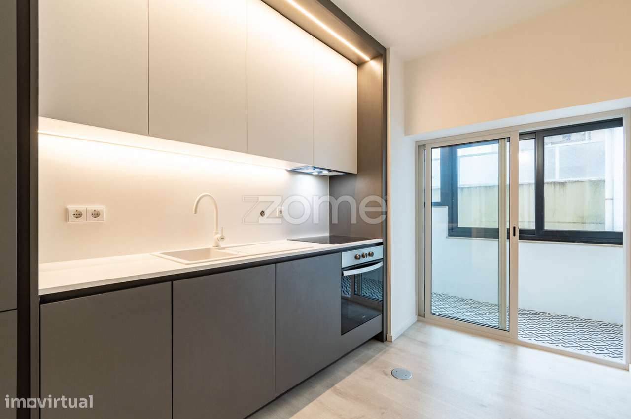 T2 Renovado Rua de Serralves - Grande imagem: 5/26