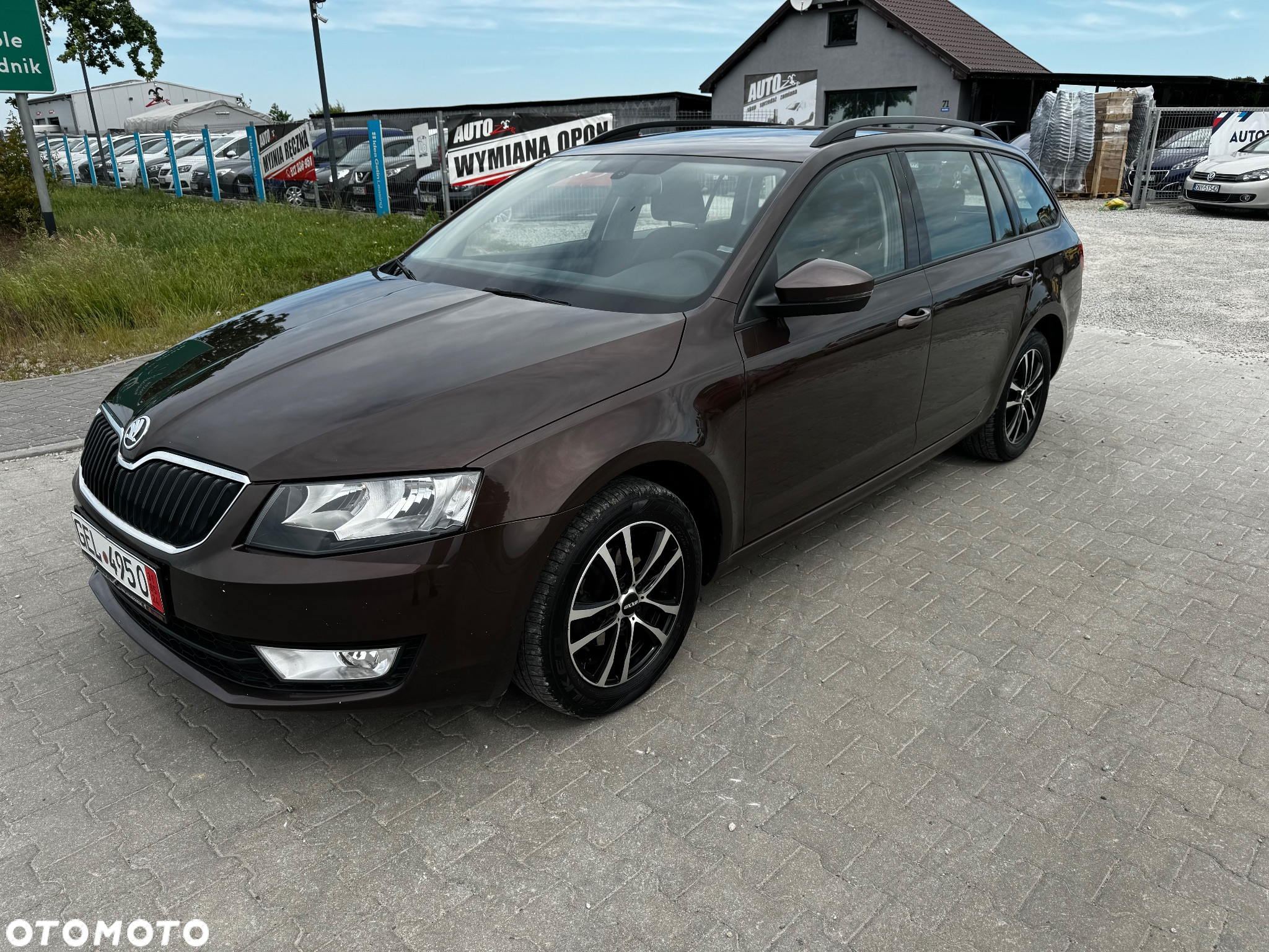 Skoda Octavia 1.6 TDI 4x4 Ambiente - 2