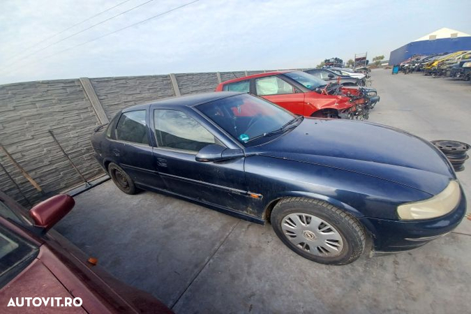 Capota motor Opel Vectra B (facelift)  [din 1999 pana  2002] seria Sedan 4-usi 1.6 AT (101 hp) - 8