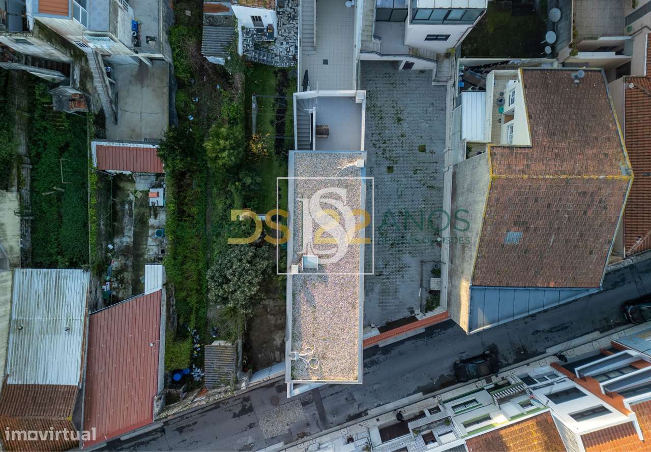 Moradia de construção moderna, situada na 3. ª linha de praia na Póvoa-26