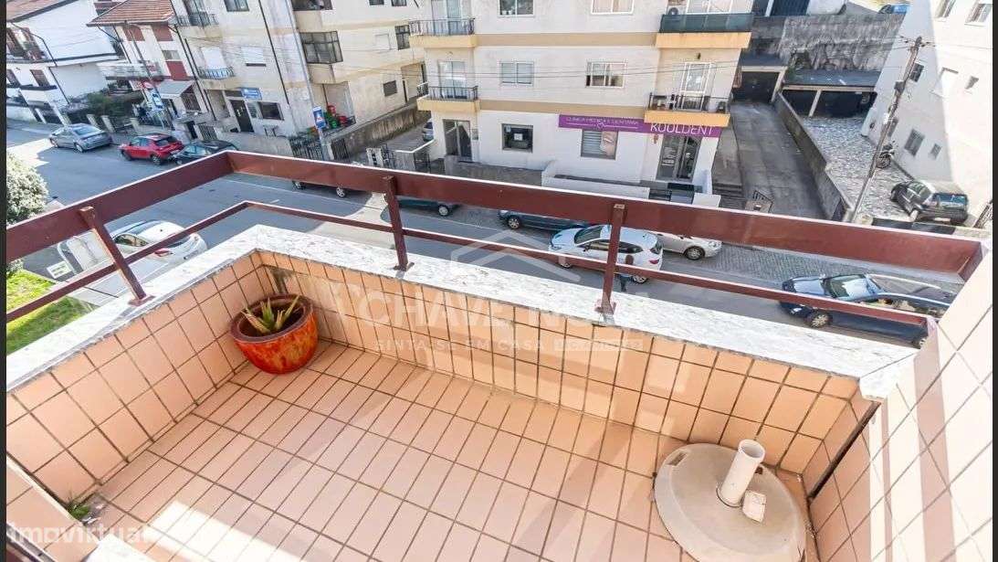 Apartamento T2+1 c/Varanda e Lug. Garagem | Oliveira do Douro-2