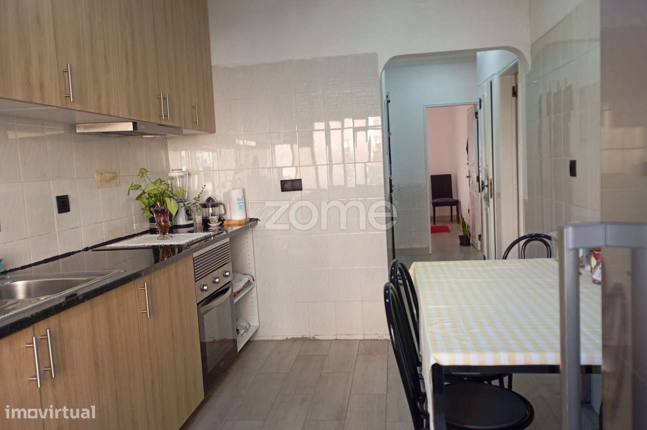 Apartamento T2 renovado no Barreiro-9