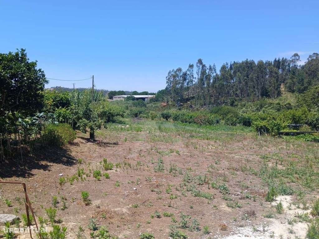 Terreno com projeto aprovado para moradia T3, em Cortes, Leiria.-2