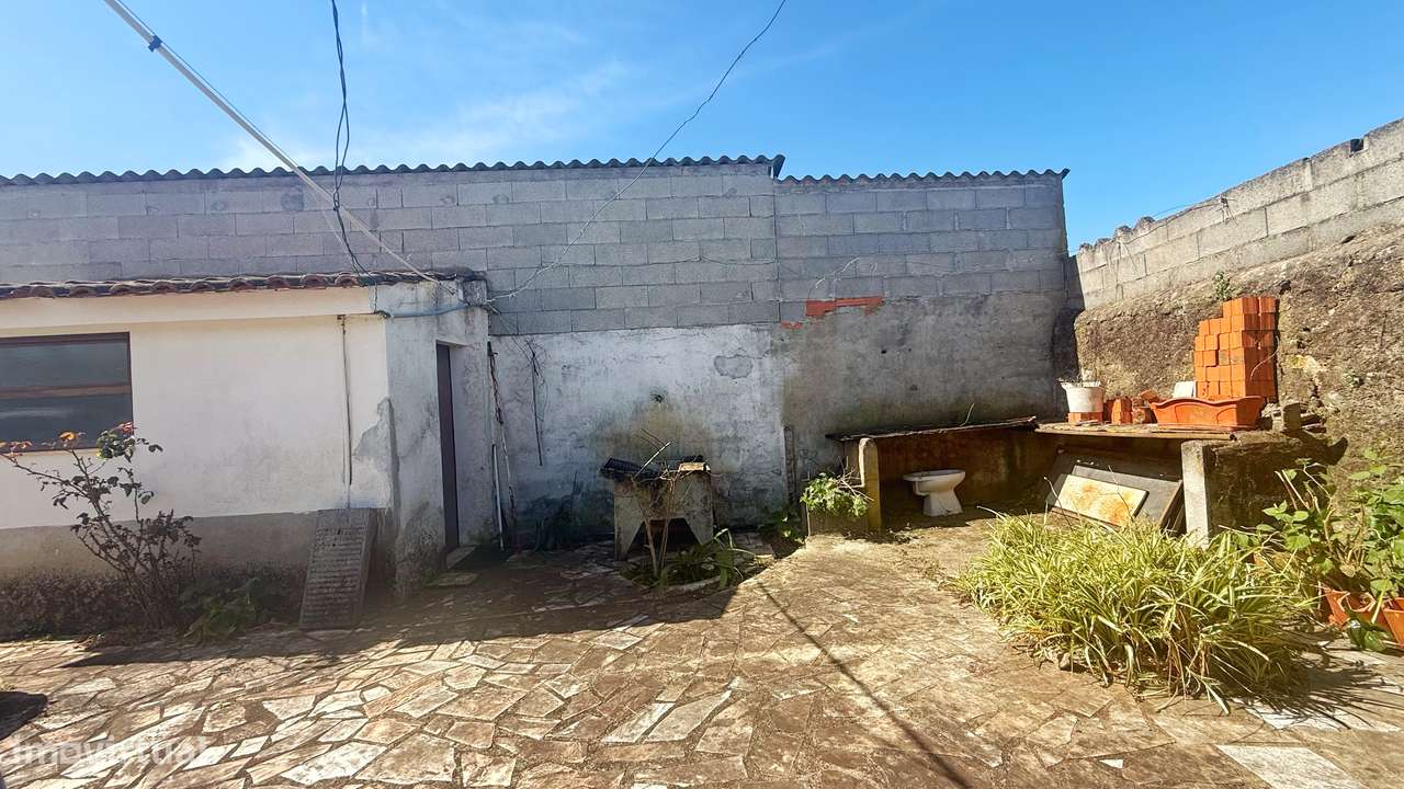 Moradia Isolada com Terreno Amplo em Parceiros da Igreja, torres novas-32