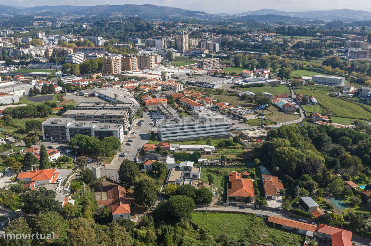 Apartamento T3 Semi-Novo em Calendário-26