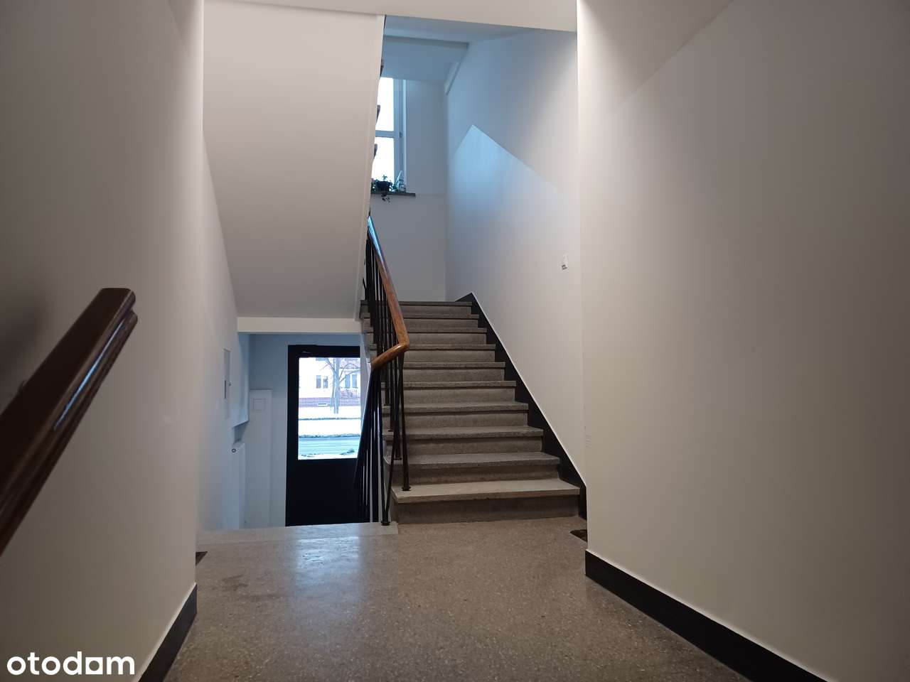 Dwupokojowe mieszkanie 4 km od centrum Warszawy-7