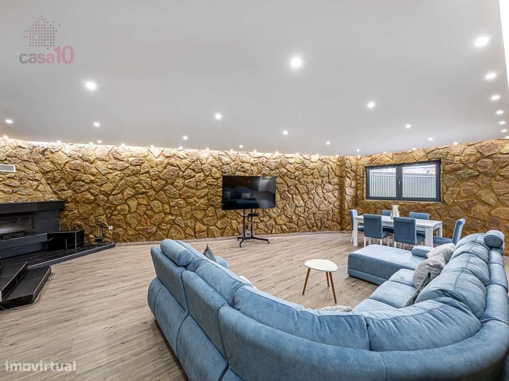 Moradia T5 renovada em Algueirão-Mem Martins, com piscina e jardim-10