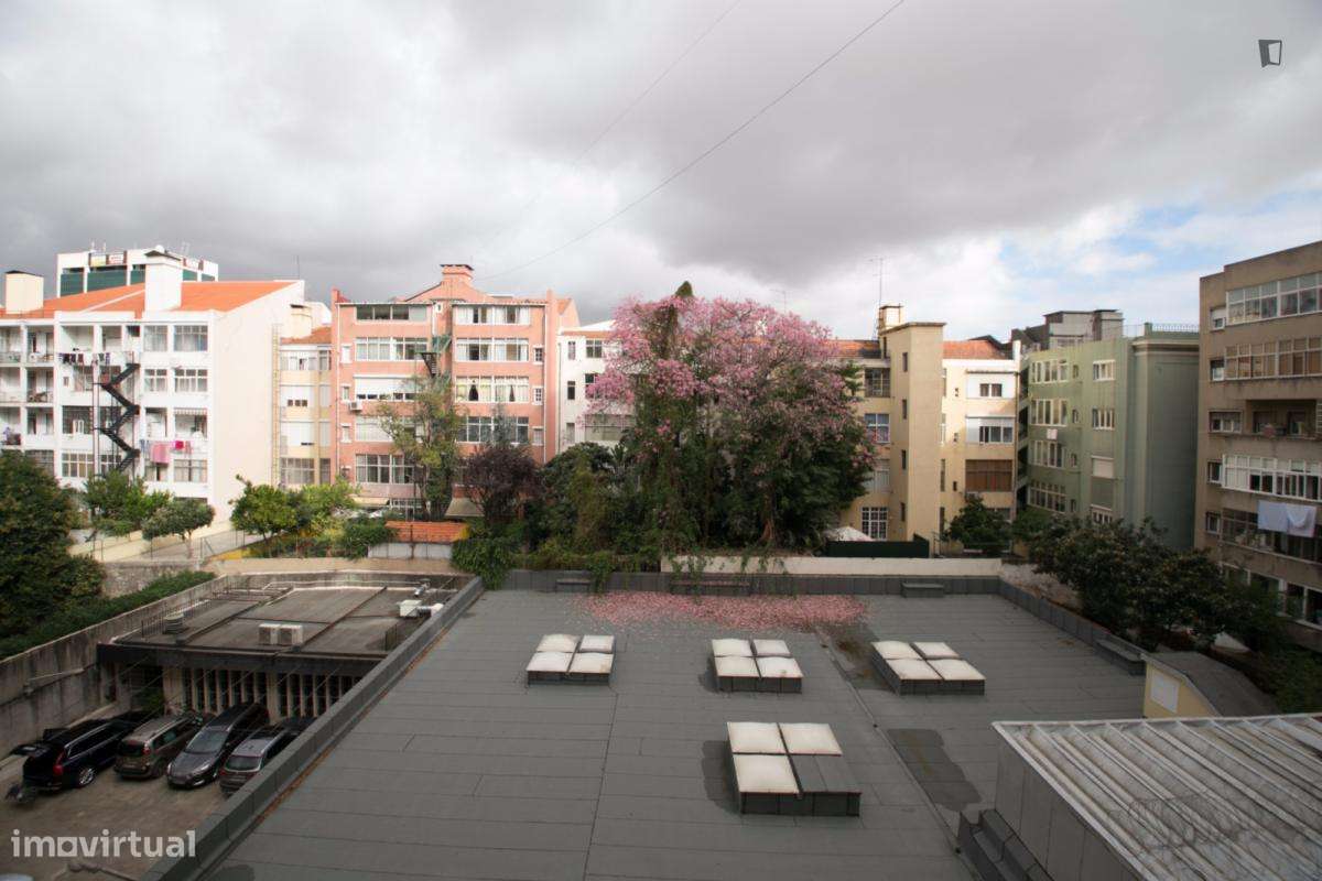 Apartamento com 4 quartos - localizado em Entrecampos Lisbon - Grande imagem: 4/7