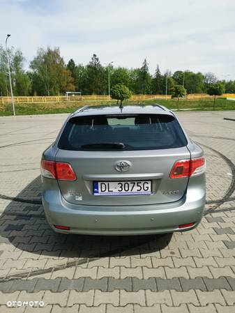 Toyota Avensis 1.8 Sol - 5