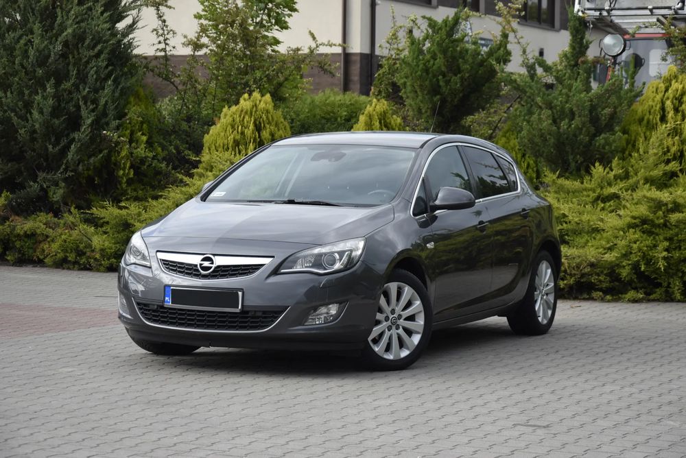 Opel Astra J 1.6 Enjoy EU6 2011