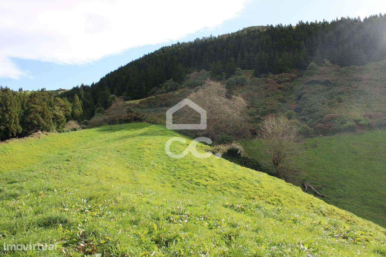 Terreno com 36.620 m2 - Ginetes - Ponta Delgada - Grande imagem: 4/9