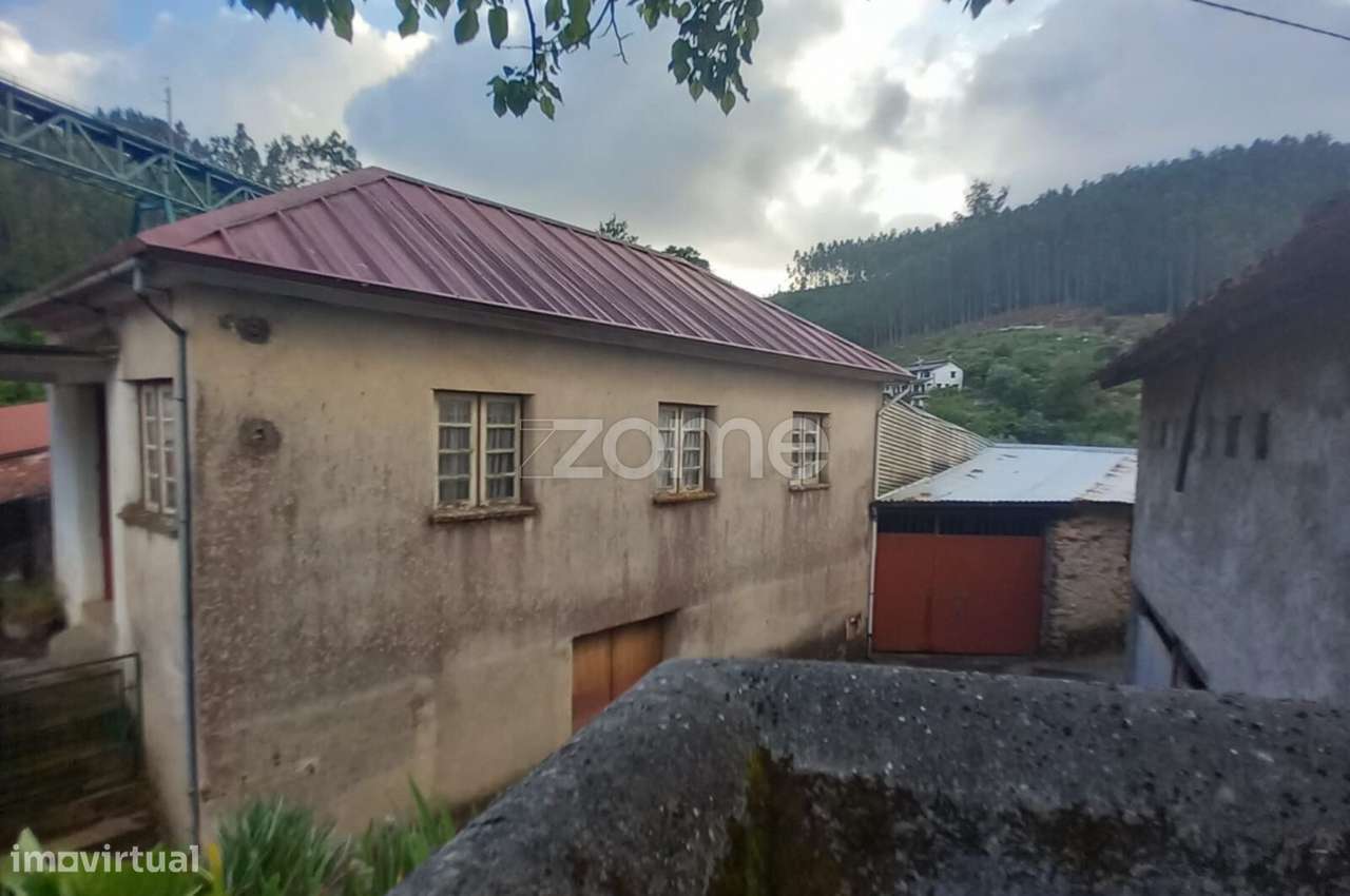 Casa para Remodelar com Logradouro em Trezoi, Mortágua - Grande imagem: 3/27