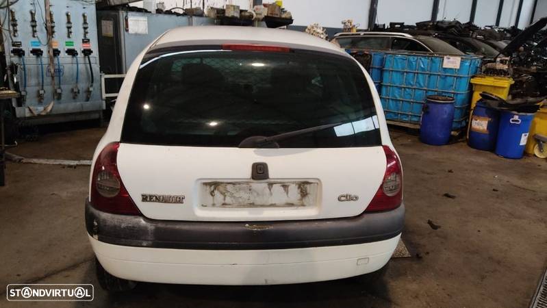 Renault Clio II 1.9D de 1999 para peças - 4