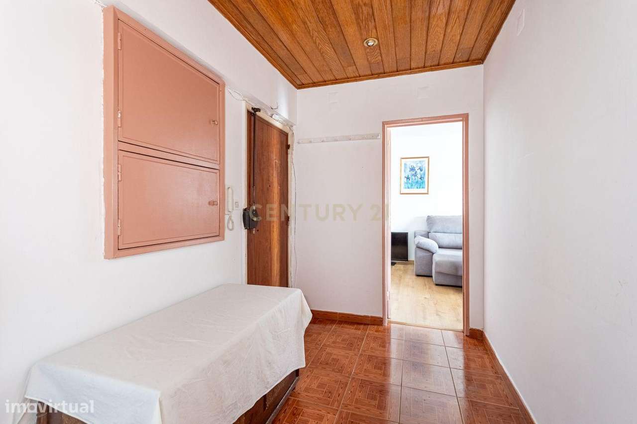 Apartamento T2+1 na Arroja com Varanda e Elevador-6