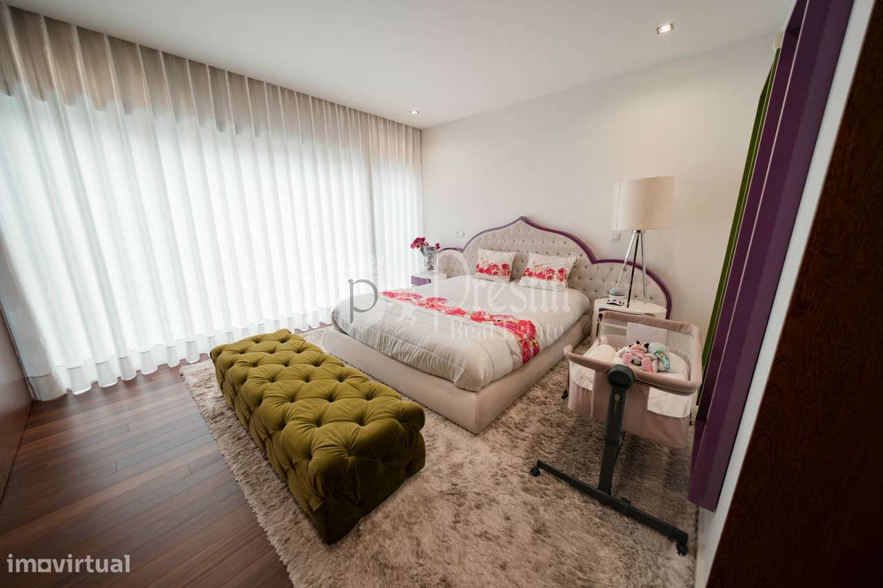 Moradia T4 com Vistas Deslumbrantes em Guimarães-32