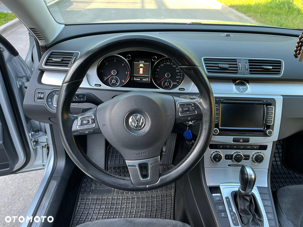 Volkswagen Passat 2.0 TDI Highline DSG - 12