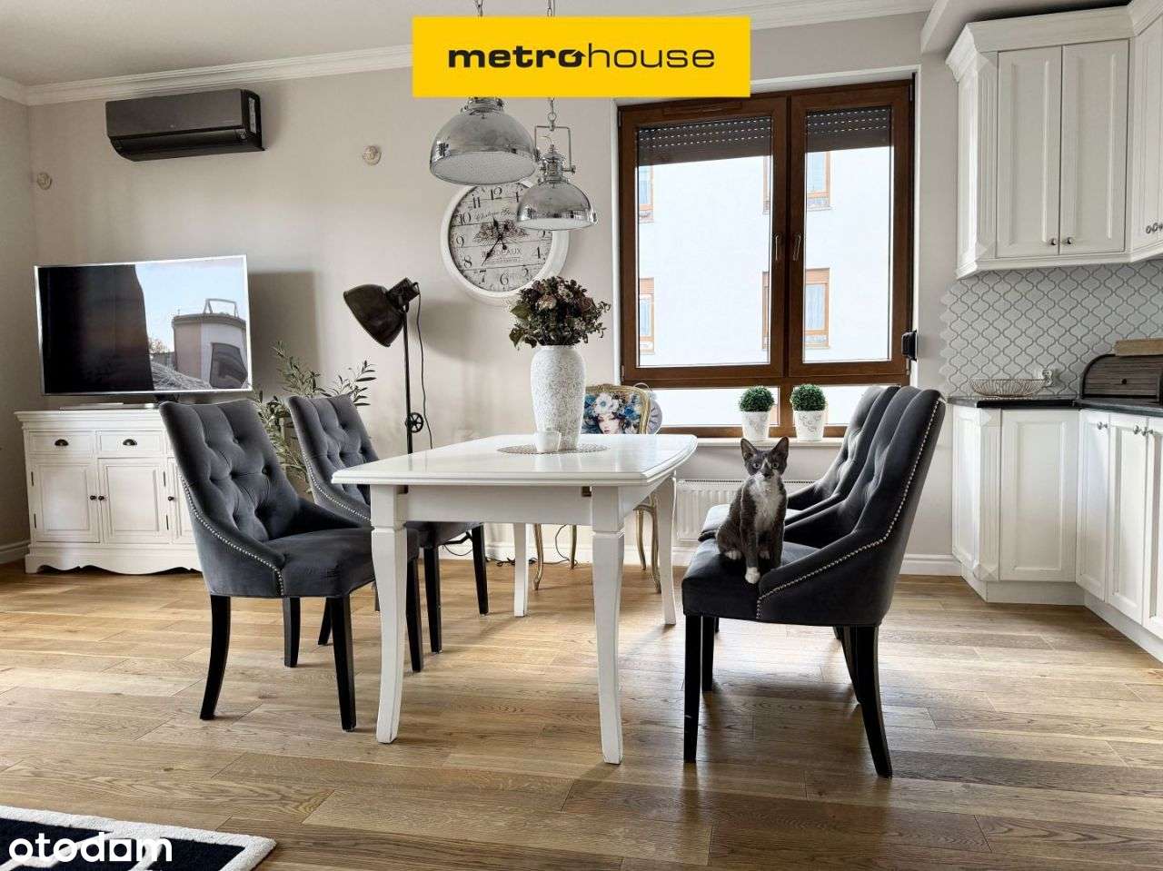 Słoneczne mieszkanie z bardzo dużym balkonem.-0