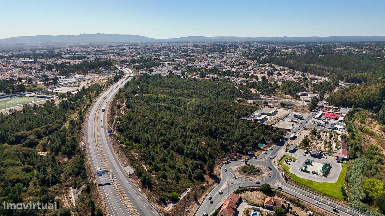 Terreno para Hotel, Retail park ou espaços comerciais do ramo alimenta - Grande imagem: 4/19
