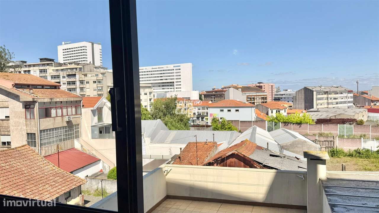 Apartamento T2+1 com Garagem, no Jardim Soares dos Reis!-24