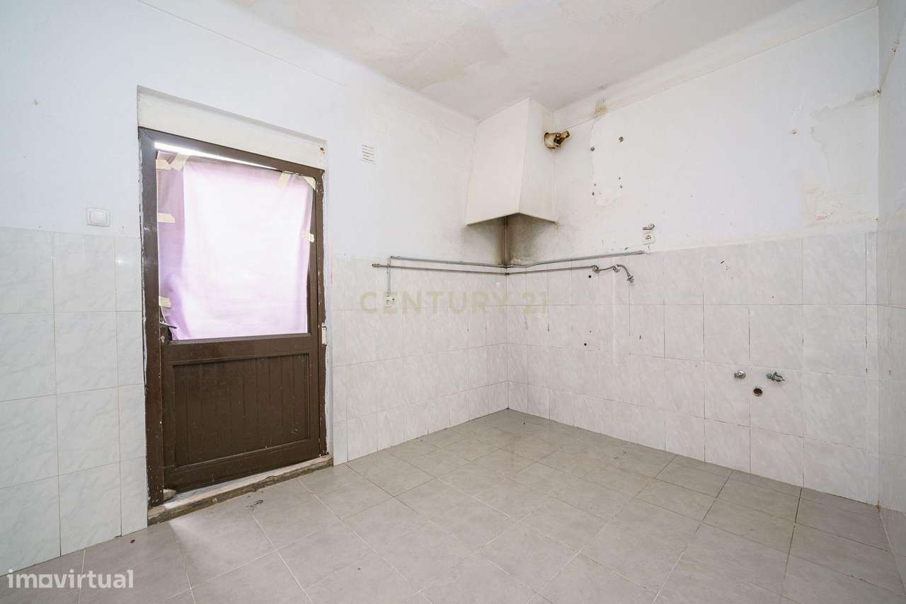 APARTAMENTO T6 NO CORAÇÃO DA CIDADE, EM SETÚBAL-26