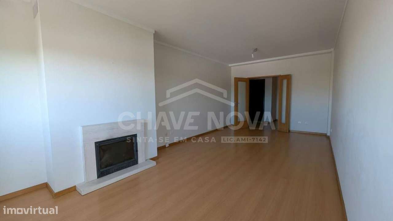 T2 c/ Varanda e Lugar de Garagem em Ermesinde - Grande imagem: 3/9