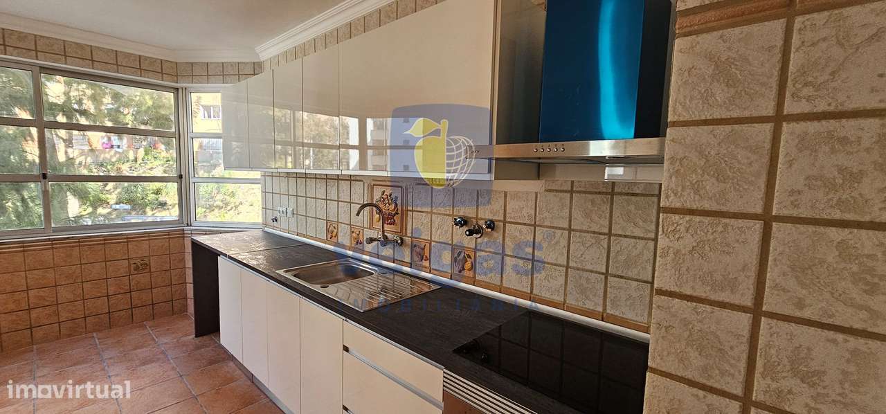 Apartamento T2 transf. em T3 Tapada das Mercês-12