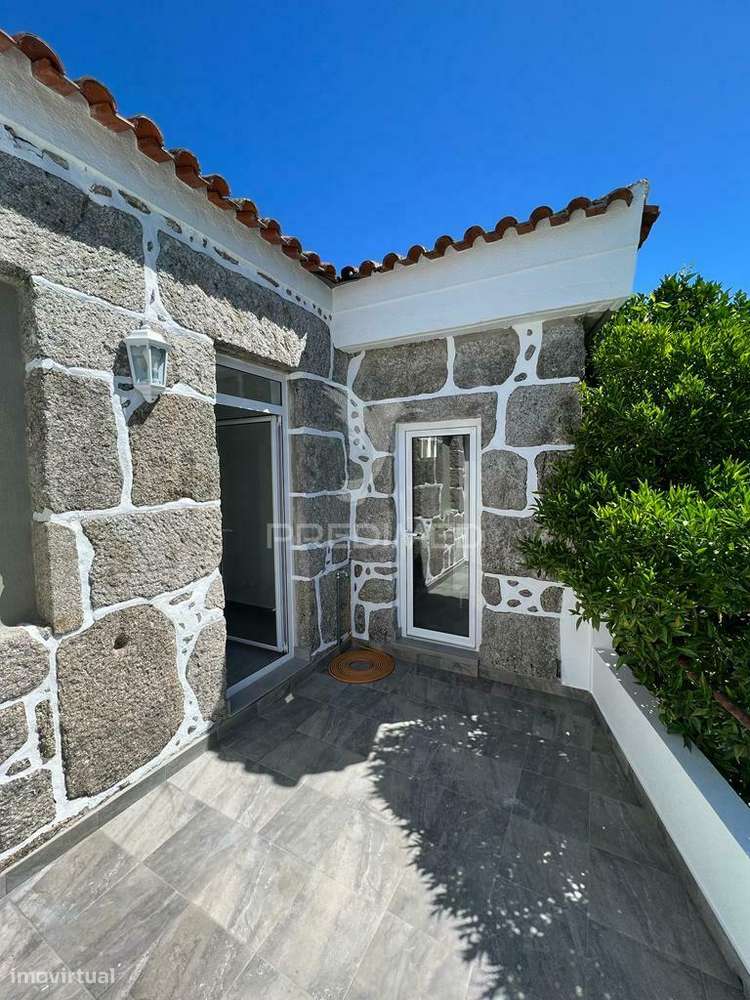 Moradia com 2 quartos com terreno - Renovada - Viseu - Nelas - Grande imagem: 2/21
