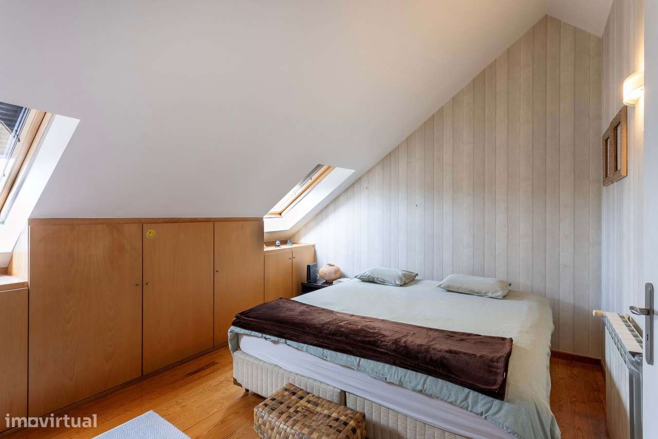 Moradia T6 com garagem, Madragoa, Estrela-13