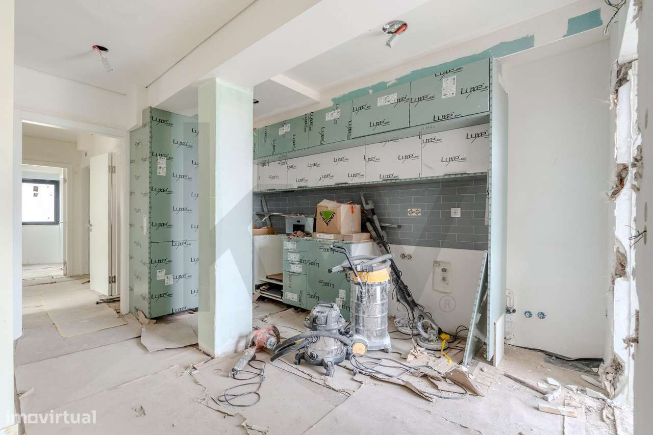 T2 com Acesso a Terraço e Áreas Generosas. O Seu Refúgio com Vista - Grande imagem: 2/27